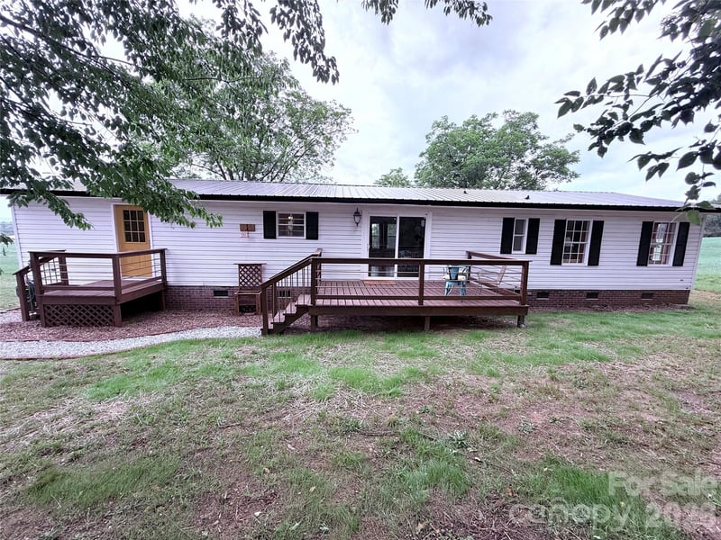 33 Honeysuckle Ln, Taylorsville, NC 28682