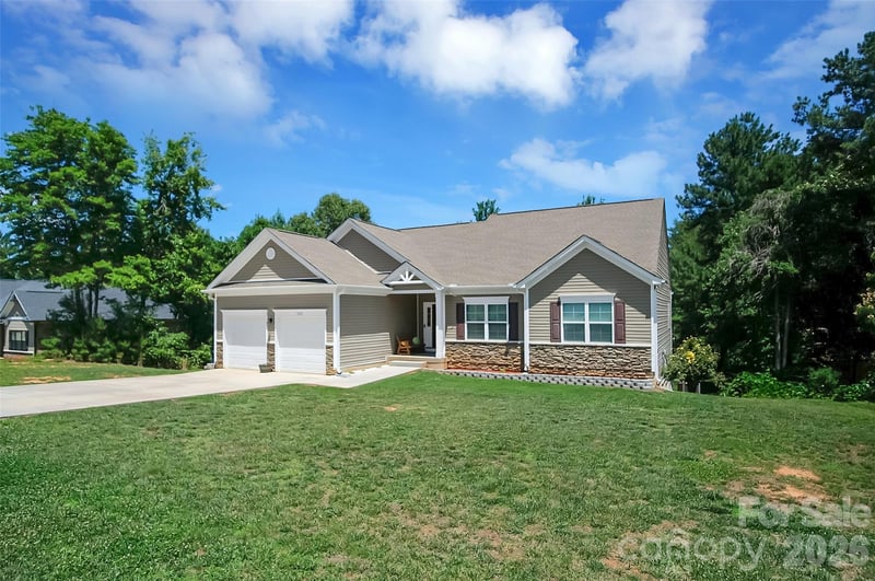 122 Windstone Dr, Troutman, NC 28166