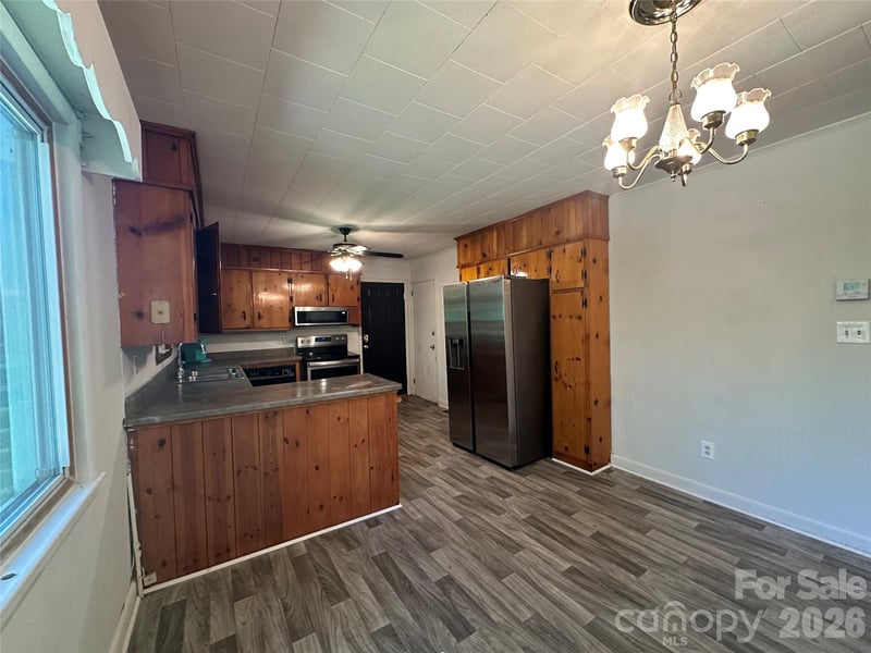 2939 Links Dr, Granite Falls, NC 28630