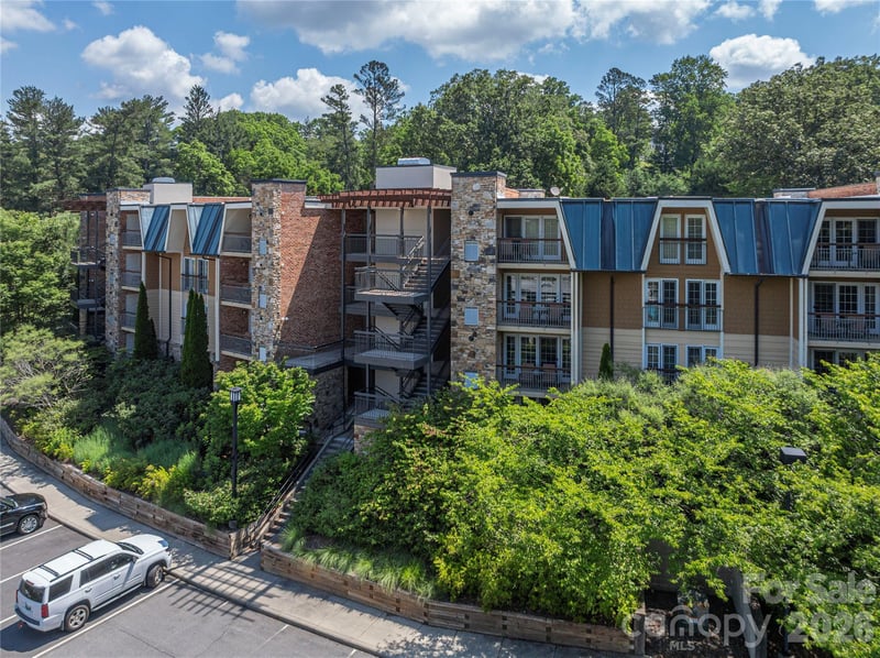222 Bowling Park Rd, Asheville, NC 28803