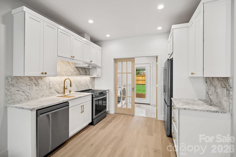 11 Gudger Rd, Asheville, NC 28806