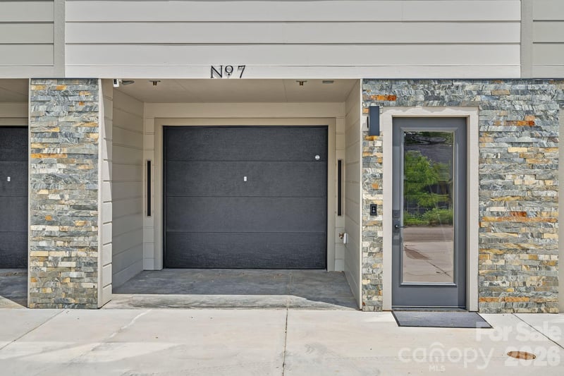 11 Gudger Rd, Asheville, NC 28806