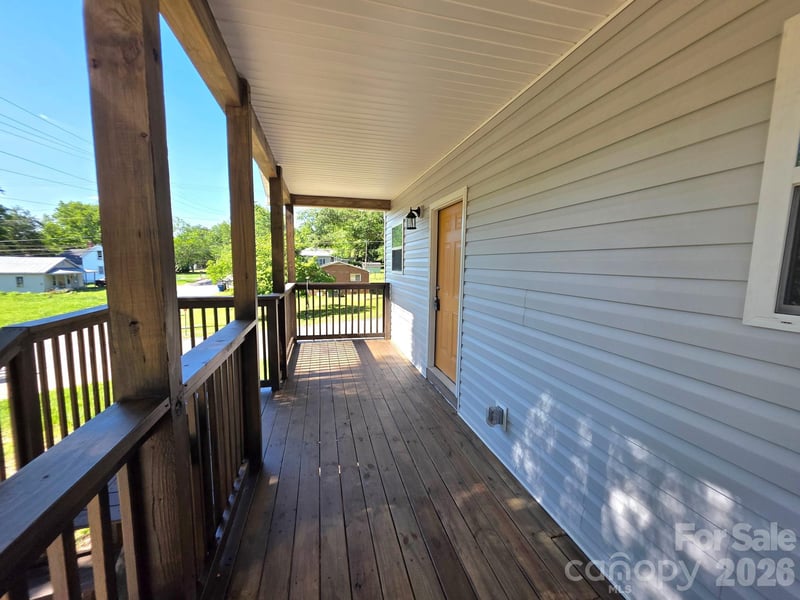 1105 8th St, Statesville, NC 28677