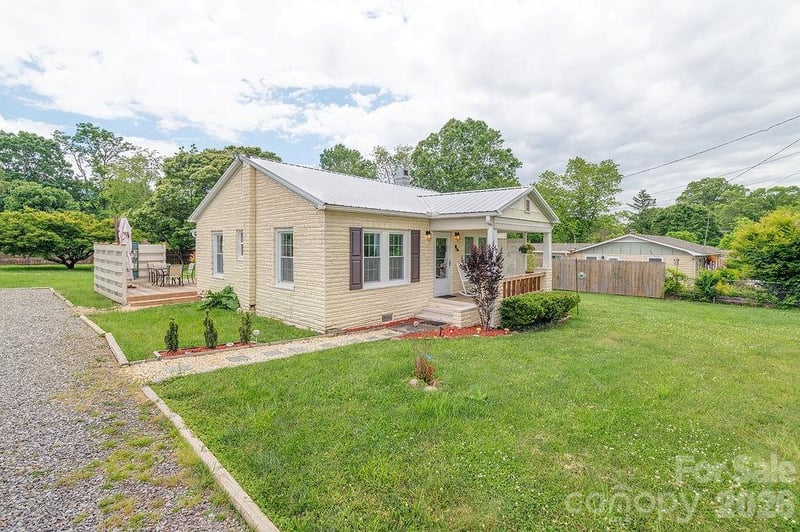 50 Hutchins Rd, Black Mountain, NC 28711