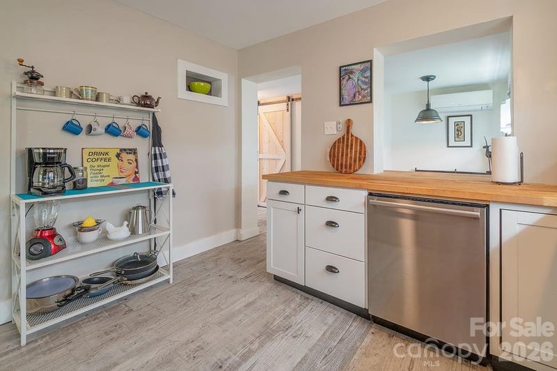 50 Hutchins Rd, Black Mountain, NC 28711