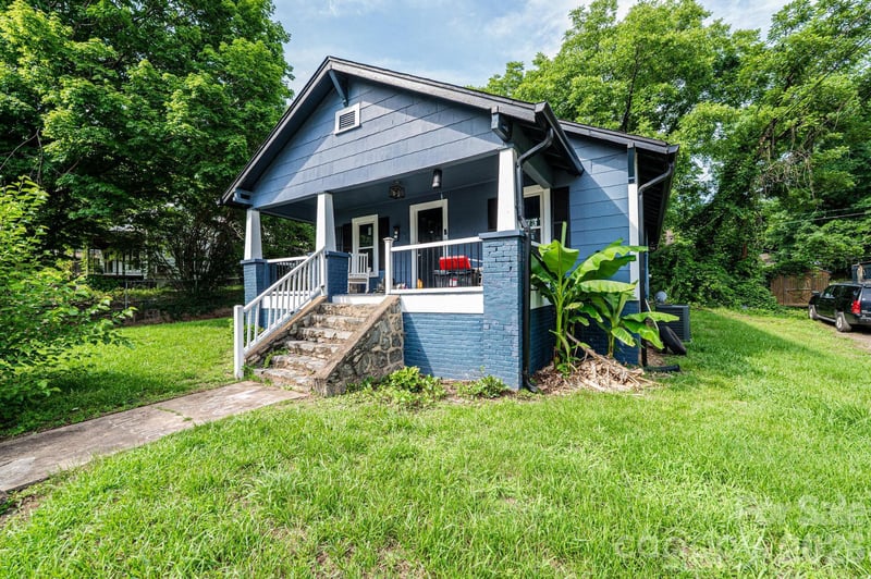 224 Broadway St, Lenoir, NC 28645