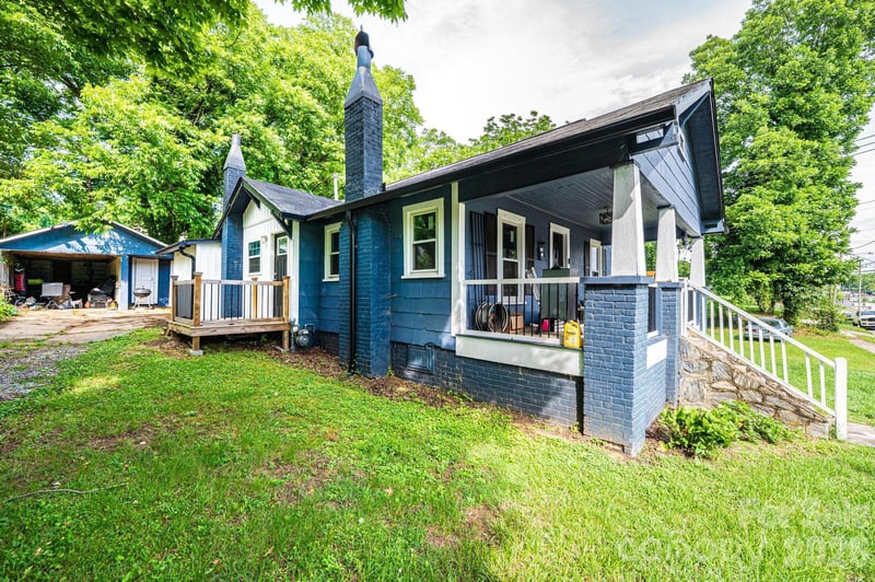 224 Broadway St, Lenoir, NC 28645