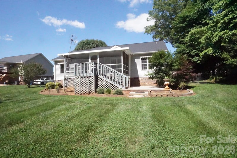 3795 River Rd, Hickory, NC 28602