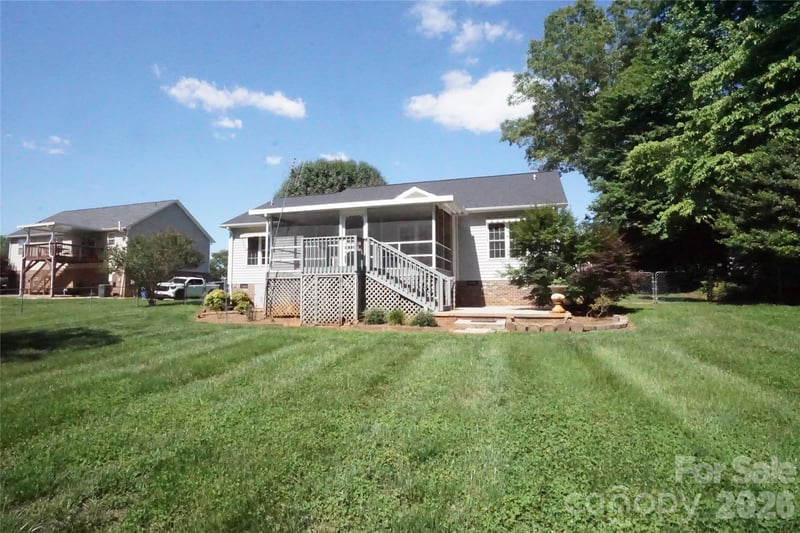 3795 River Rd, Hickory, NC 28602