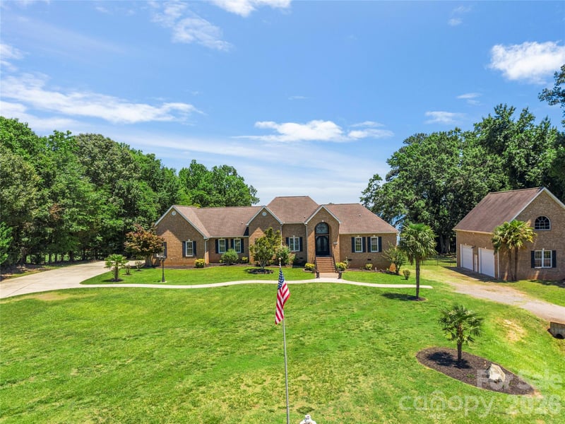 5100 Lake Wylie Rd, Lake Wylie, SC 29710