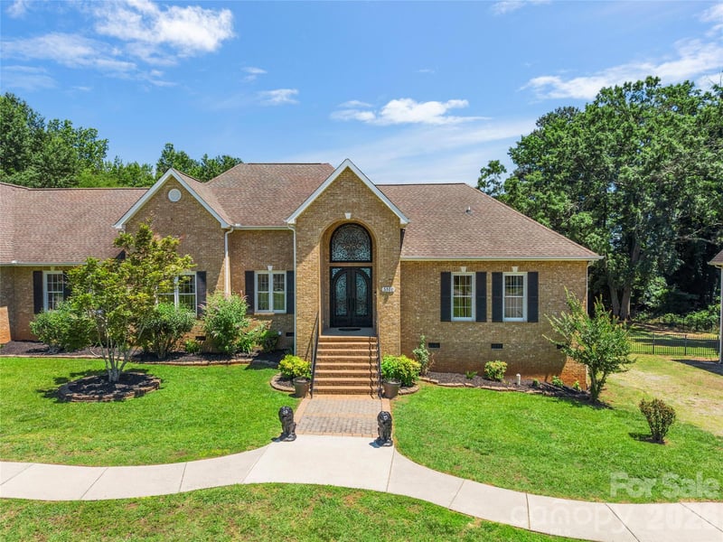 5100 Lake Wylie Rd, Lake Wylie, SC 29710