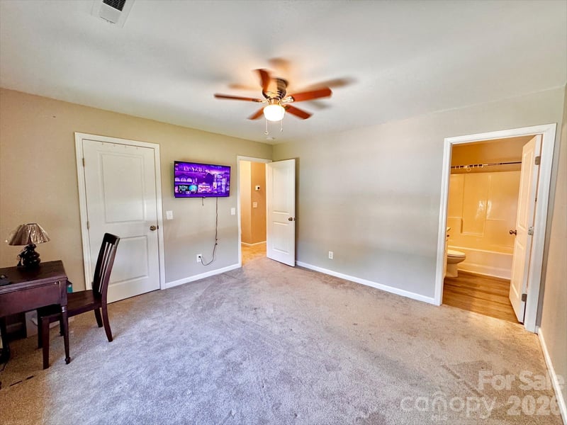 207 Freedom Dr, Albemarle, NC 28001