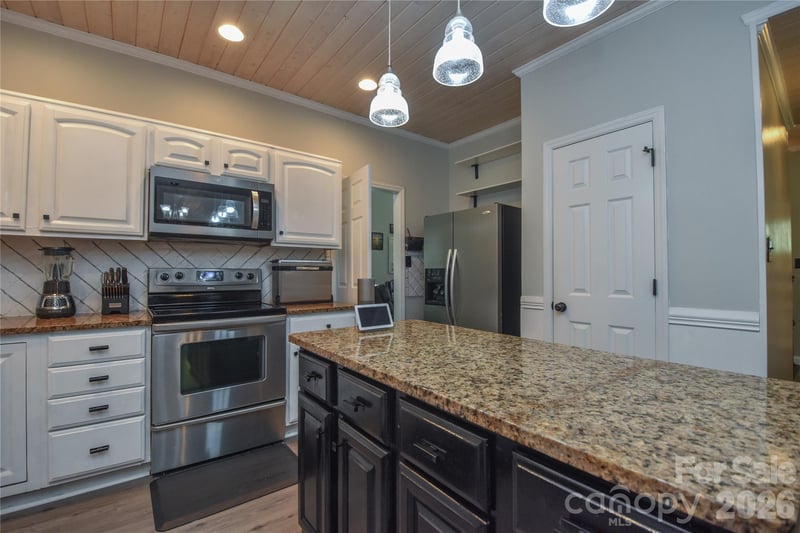 135 Southhaven Dr, Mooresville, NC 28117