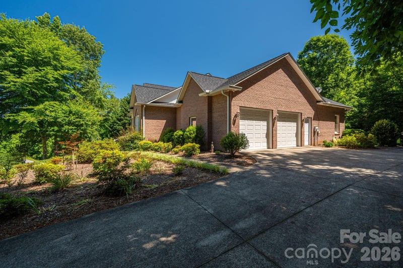 170 Windsor Dr, Taylorsville, NC 28681