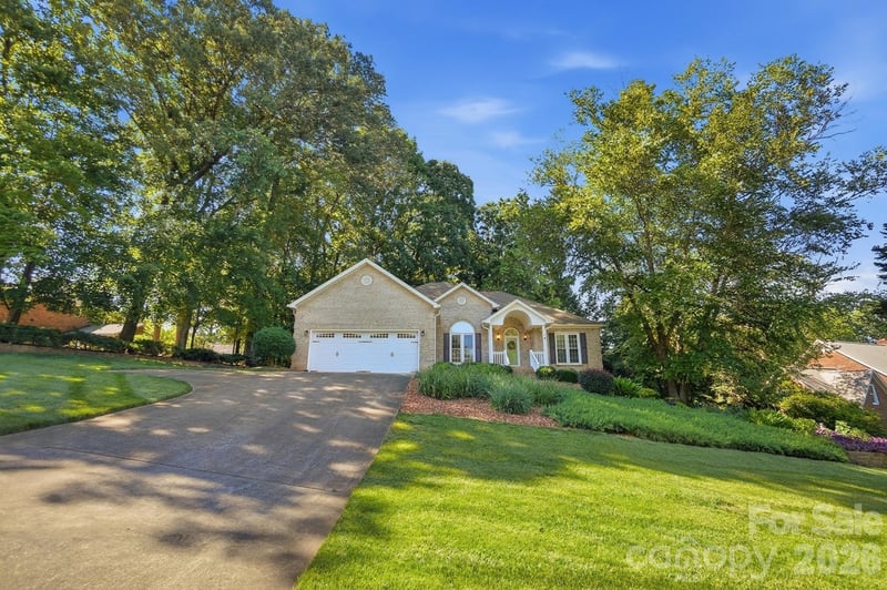 1506 Village Ct, Gastonia, NC 28054