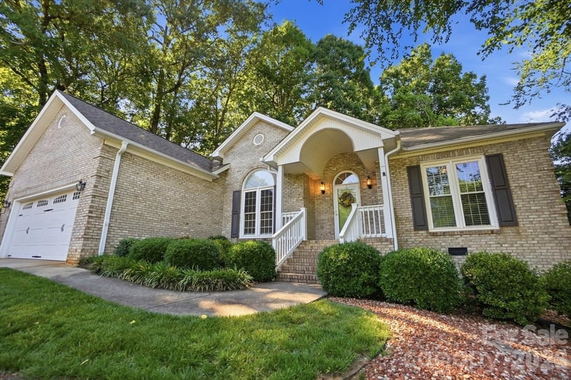 1506 Village Ct, Gastonia, NC 28054