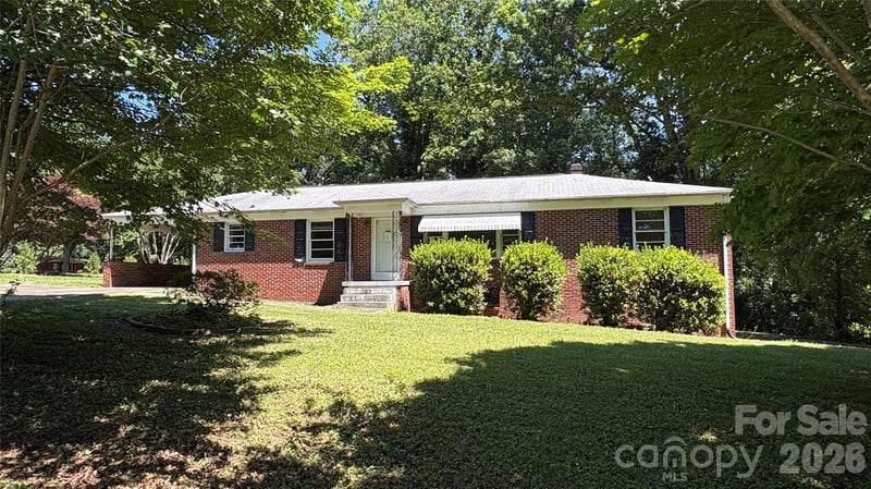 150 31st Ave, Hickory, NC 28601