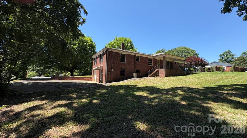 150 31st Ave, Hickory, NC 28601