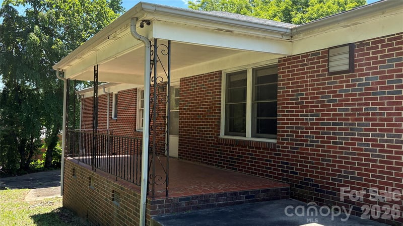 150 31st Ave, Hickory, NC 28601