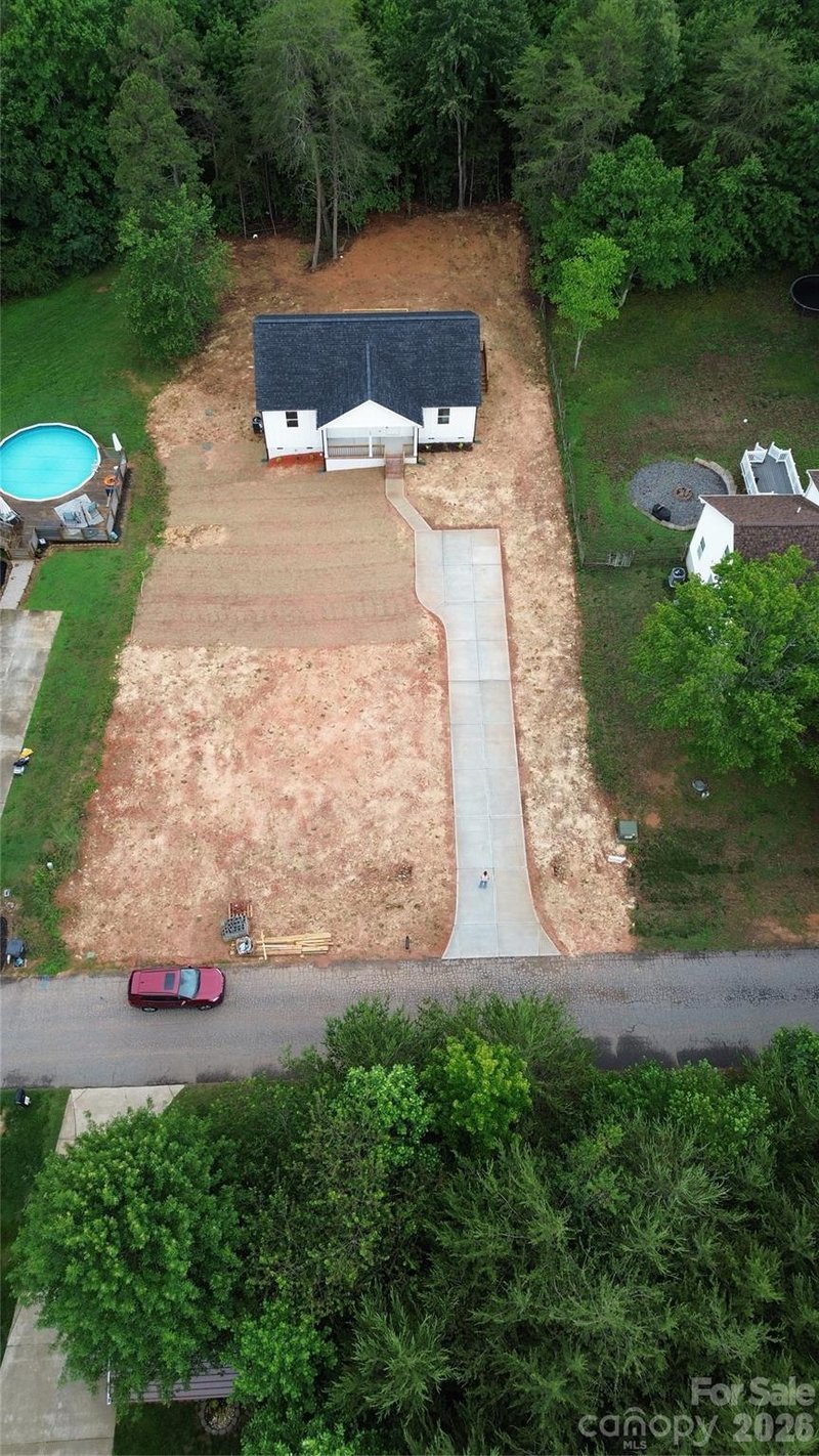 120 Whistling Pines Dr, Statesville, NC 28677
