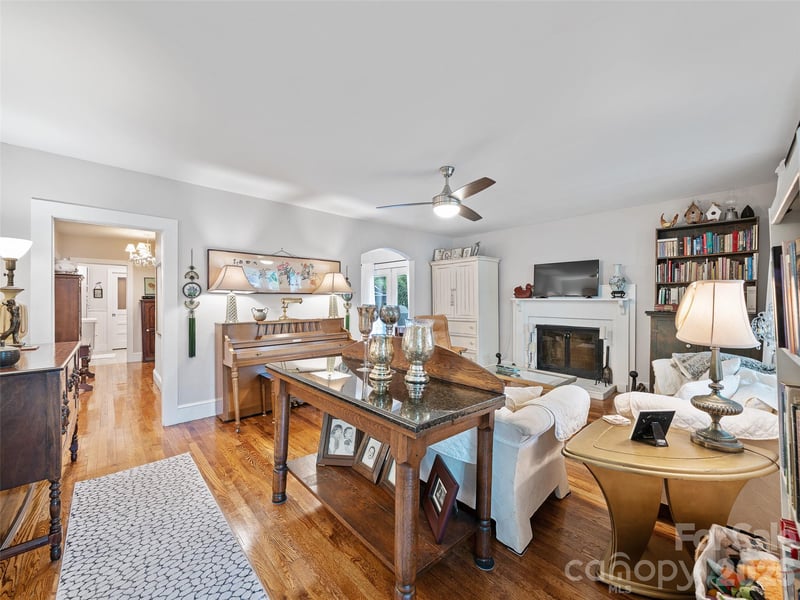44 Hemlock Ave, Spruce Pine, NC 28777