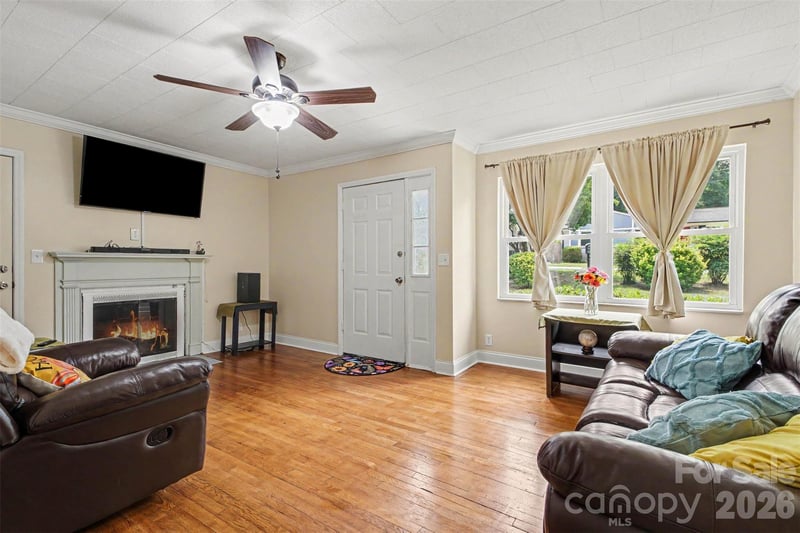 111 Cove Ave, Mount Holly, NC 28120