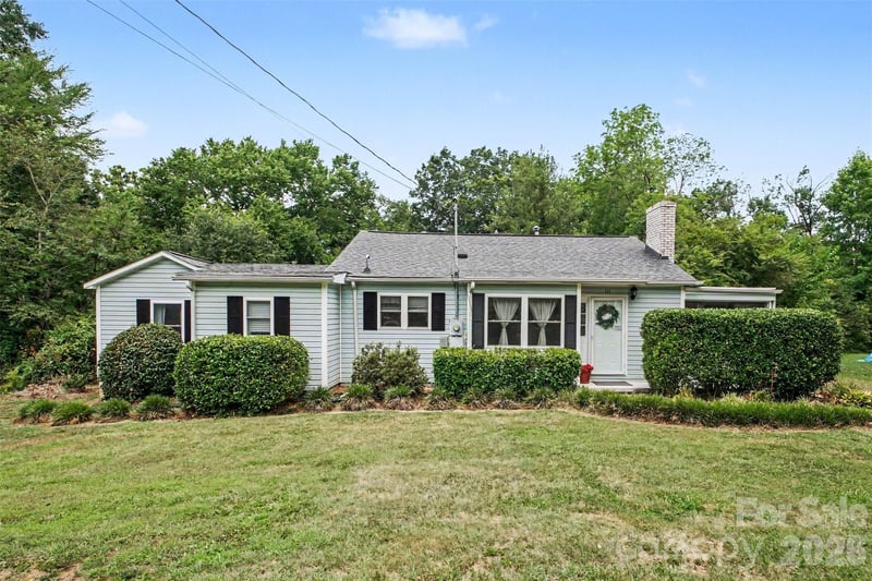 111 Cove Ave, Mount Holly, NC 28120