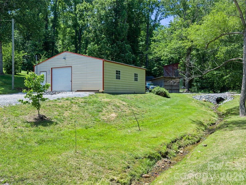 79 Sean Dr, Spruce Pine, NC 28777