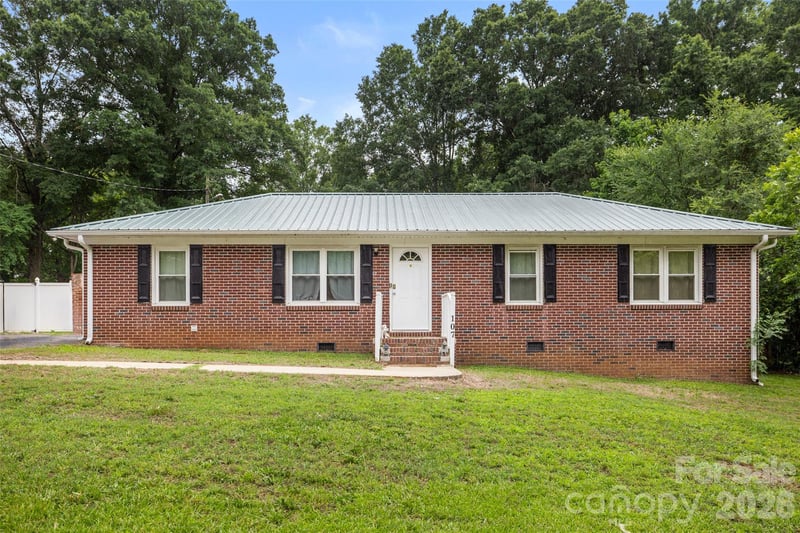 107 Hardin St, Chester, SC 29706