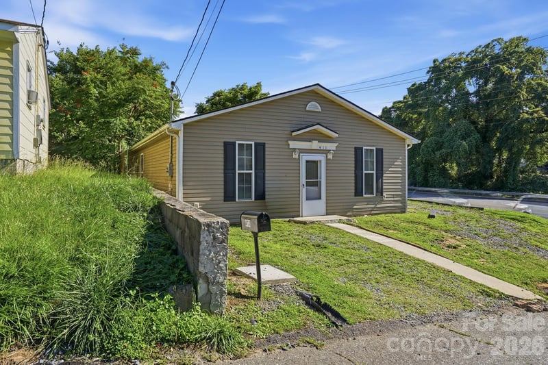411 Sullivan St, Gastonia, NC 28052