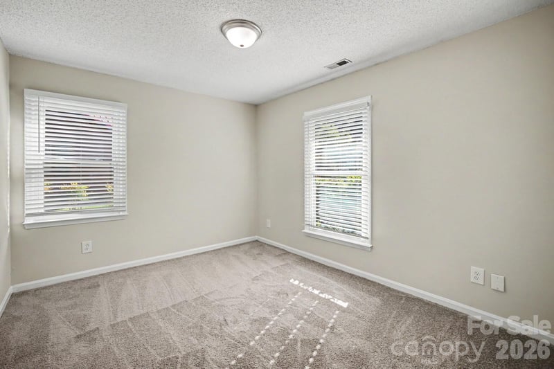 1530 Teddington Dr, Charlotte, NC 28214