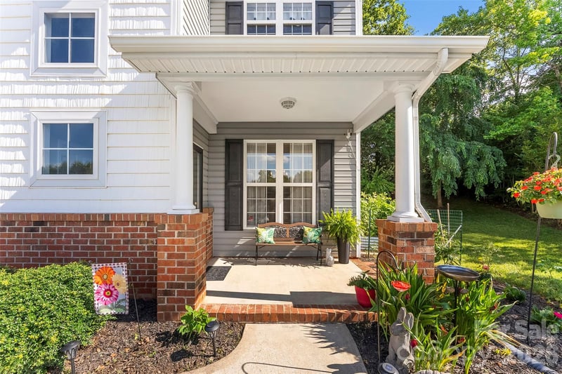 6008 River Garden Ct, Lowell, NC 28098