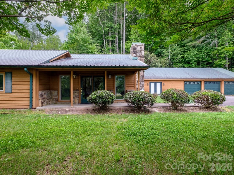 332 Island Cove Rd, Penrose, NC 28766
