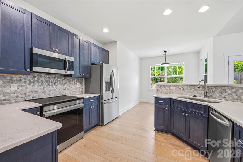 97 Spence Dr, Hendersonville, NC 28739