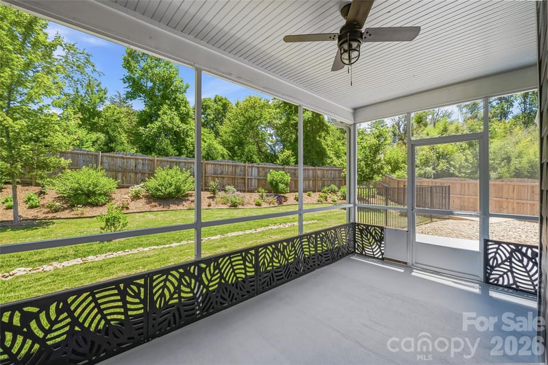 97 Spence Dr, Hendersonville, NC 28739