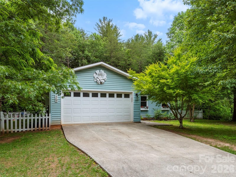 39 Rocking Porch Ln, Asheville, NC 28805