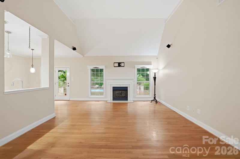 1099 Curve View Rd, Lincolnton, NC 28092