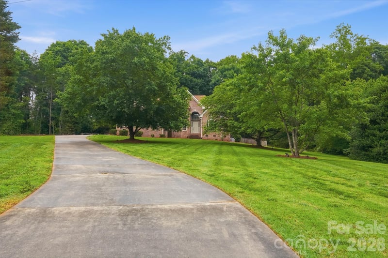 1099 Curve View Rd, Lincolnton, NC 28092