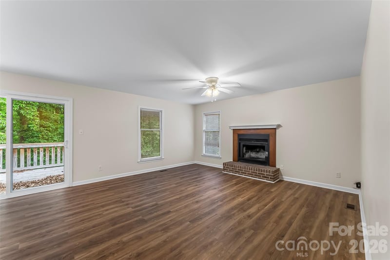 110 Wesley Dr, Morganton, NC 28655