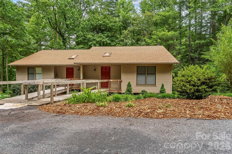 110 Wesley Dr, Morganton, NC 28655