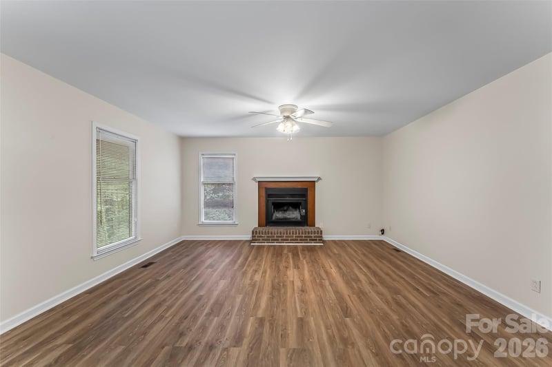 110 Wesley Dr, Morganton, NC 28655