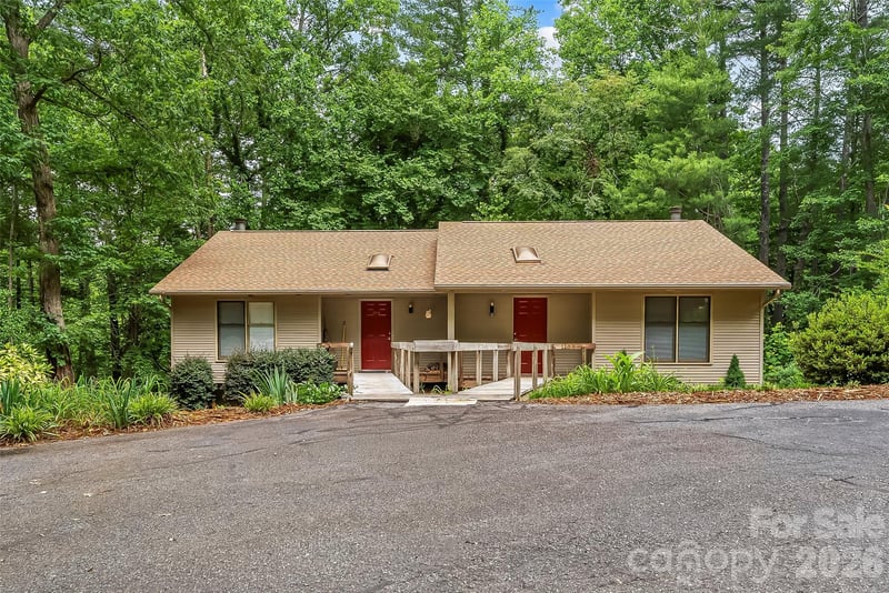 110 Wesley Dr, Morganton, NC 28655