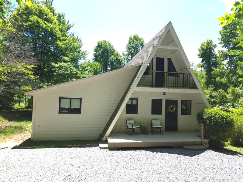 826 Shumont Rd, Black Mountain, NC 28711