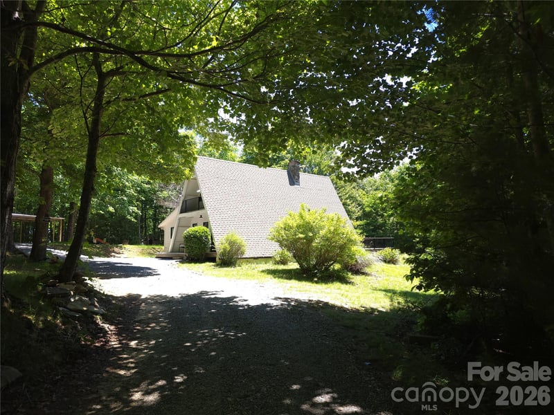 826 Shumont Rd, Black Mountain, NC 28711