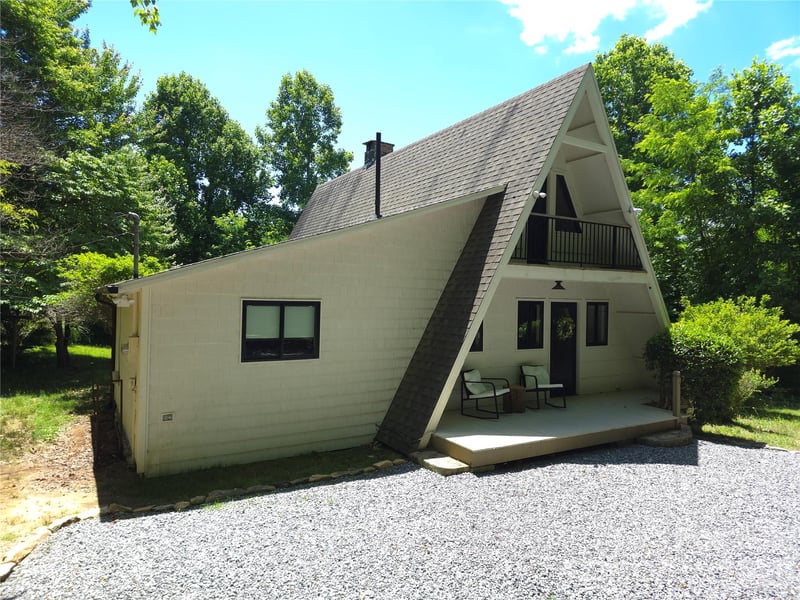 826 Shumont Rd, Black Mountain, NC 28711