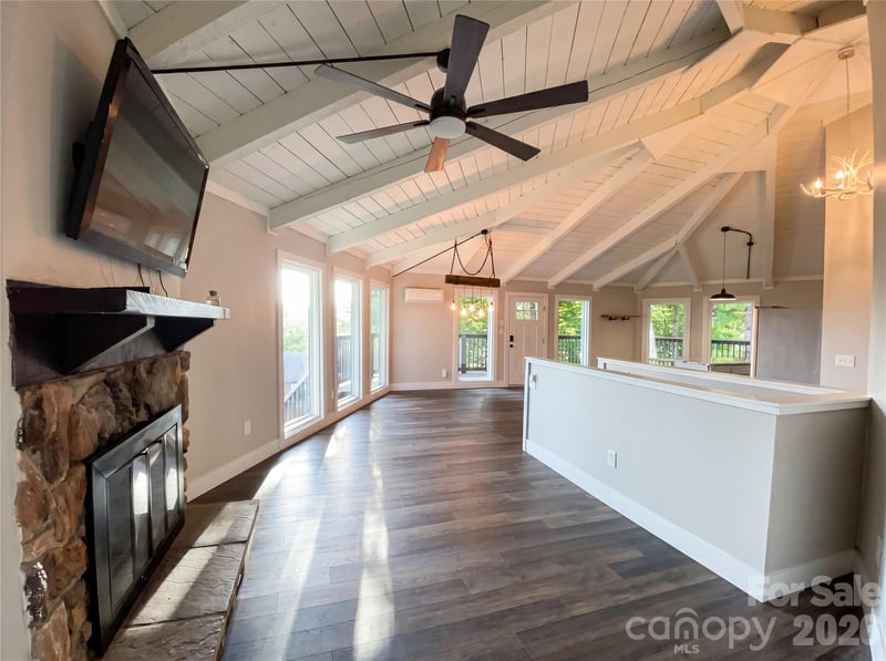 119 Beechwood Ln, Beech Mountain, NC 28604