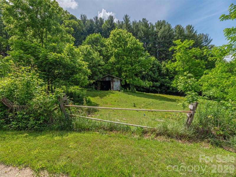 5622 Dutch Cove Rd, Canton, NC 28716