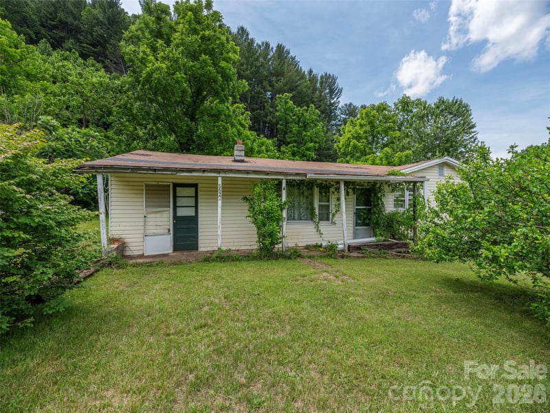 5622 Dutch Cove Rd, Canton, NC 28716