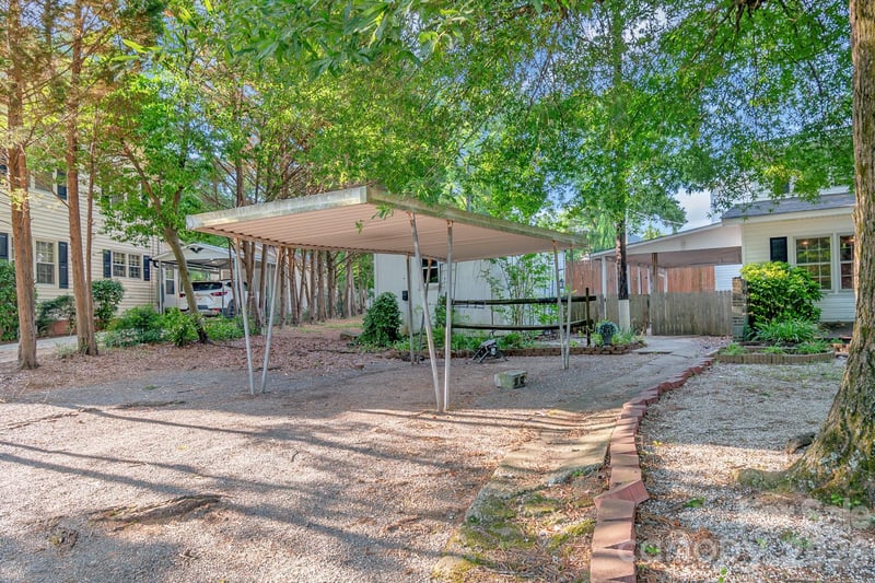 55 Maple St, Badin, NC 28009