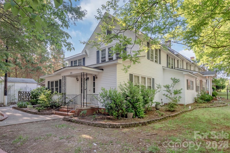 55 Maple St, Badin, NC 28009